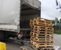 Deuxième récolte de palettes en bois valorisable dans les entreprises awansoises (28 juin 2017)