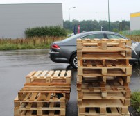 Troisième récolte de palettes en bois valorisable dans les entreprises awansoises (30 août 2017)