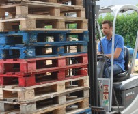 Troisième récolte de palettes en bois valorisable dans les entreprises awansoises (30 août 2017)